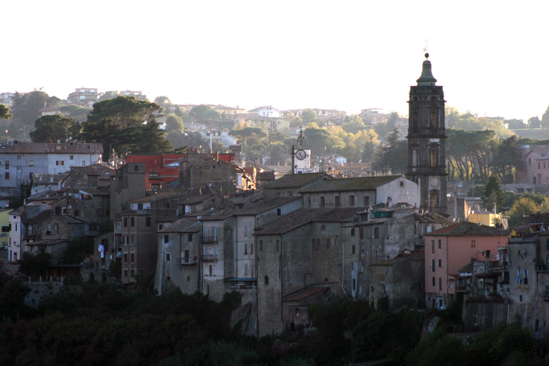 Campagnano di Roma, borgo collinare in provincia di Roma