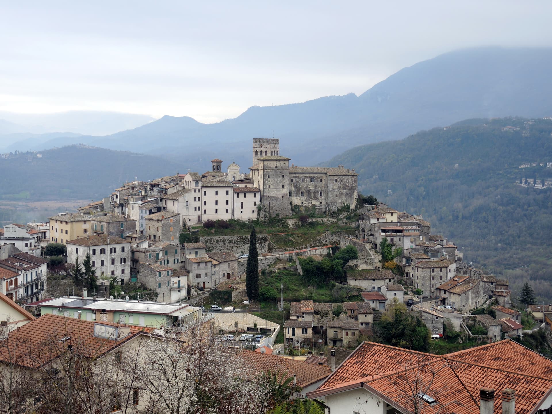 Roviano, borgo collinare in provincia di Roma