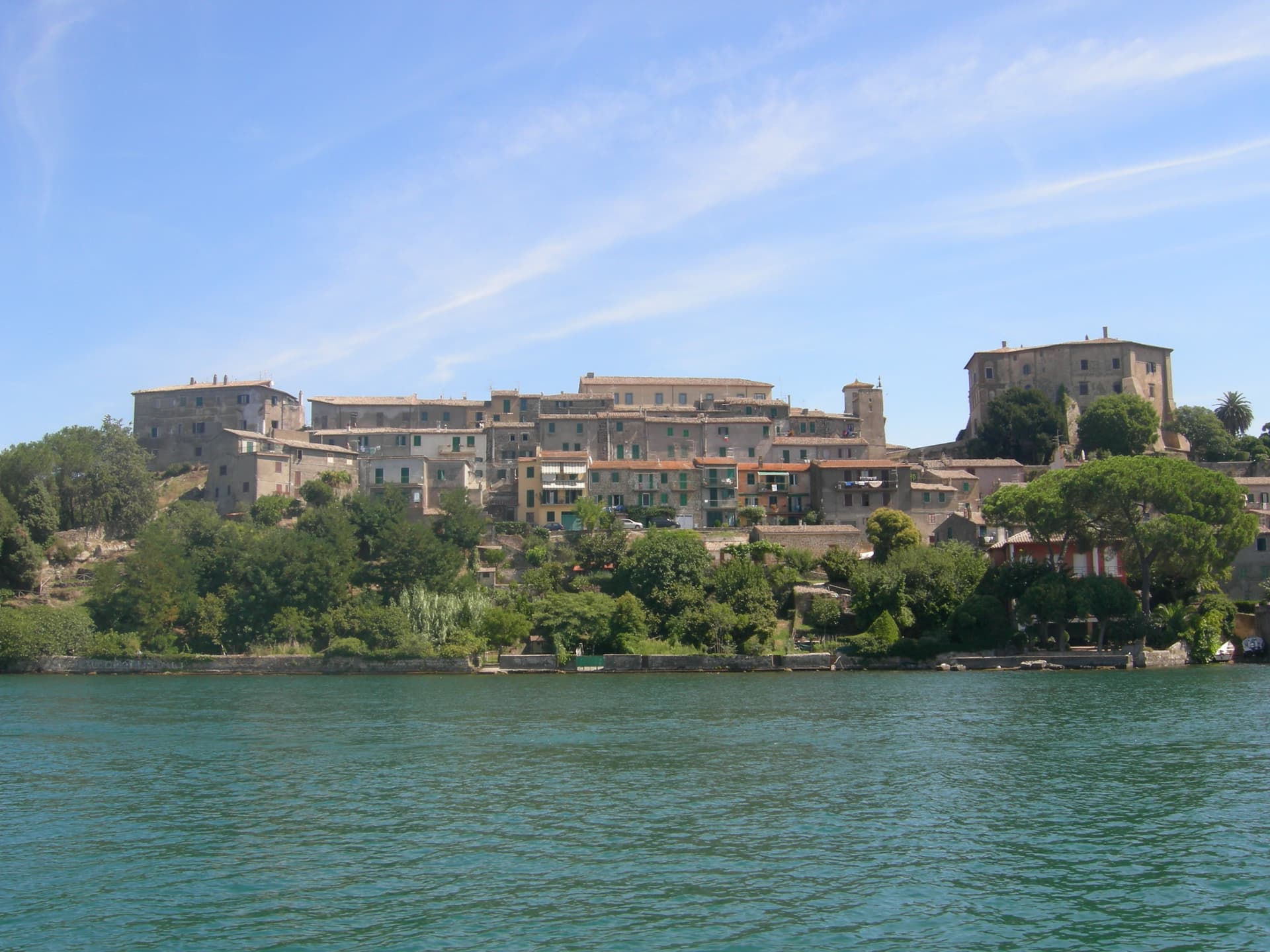 Capodimonte, borgo collinare in provincia di Viterbo