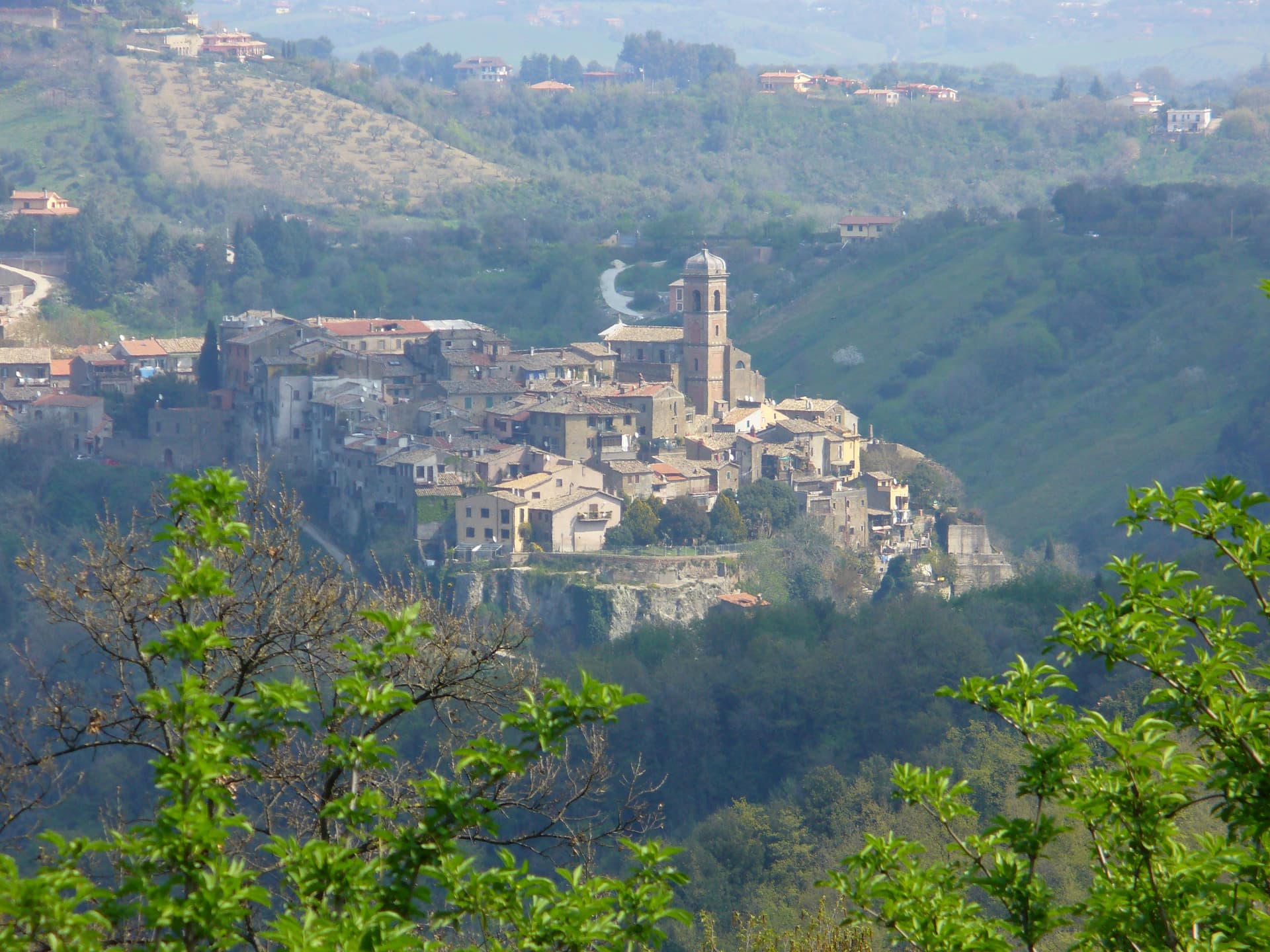 Morlupo, borgo collinare in provincia di Roma