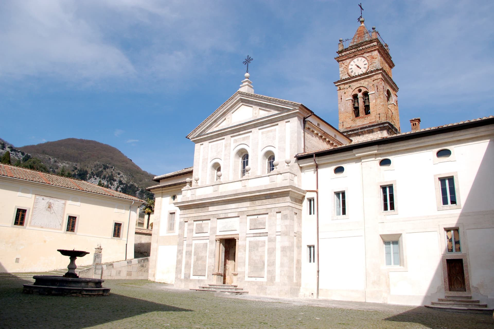 Collepardo, borgo collinare in provincia di Frosinone