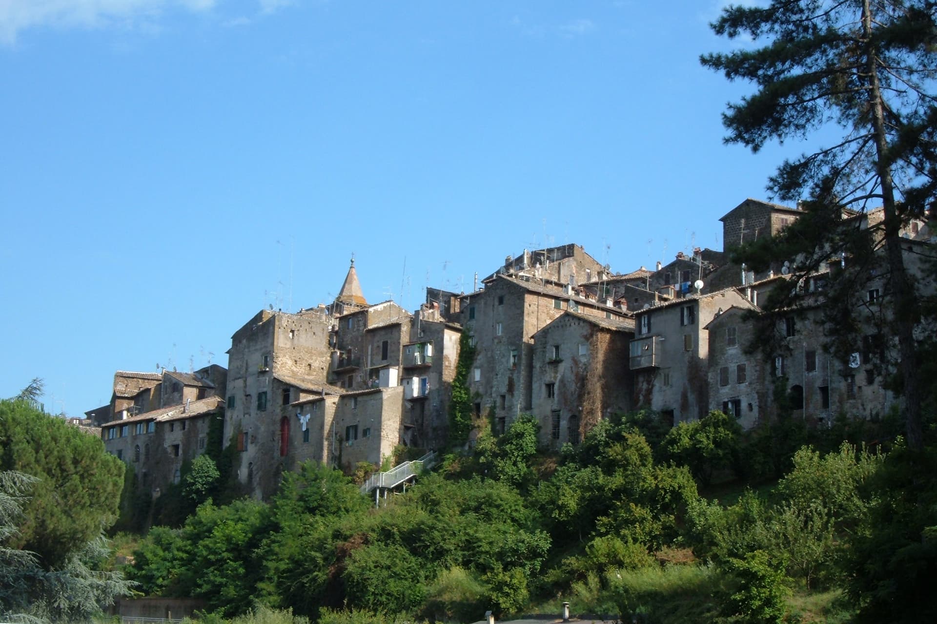 Capranica, borgo collinare in provincia di Viterbo