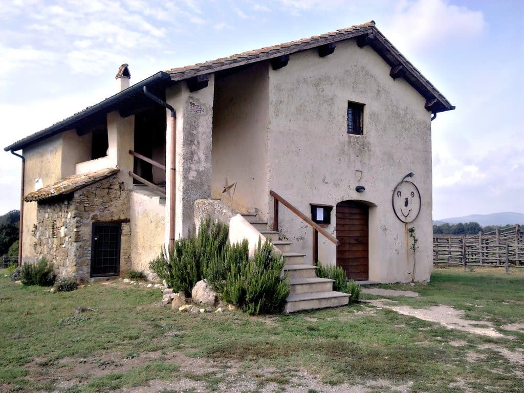 Manziana, borgo collinare in provincia di Roma