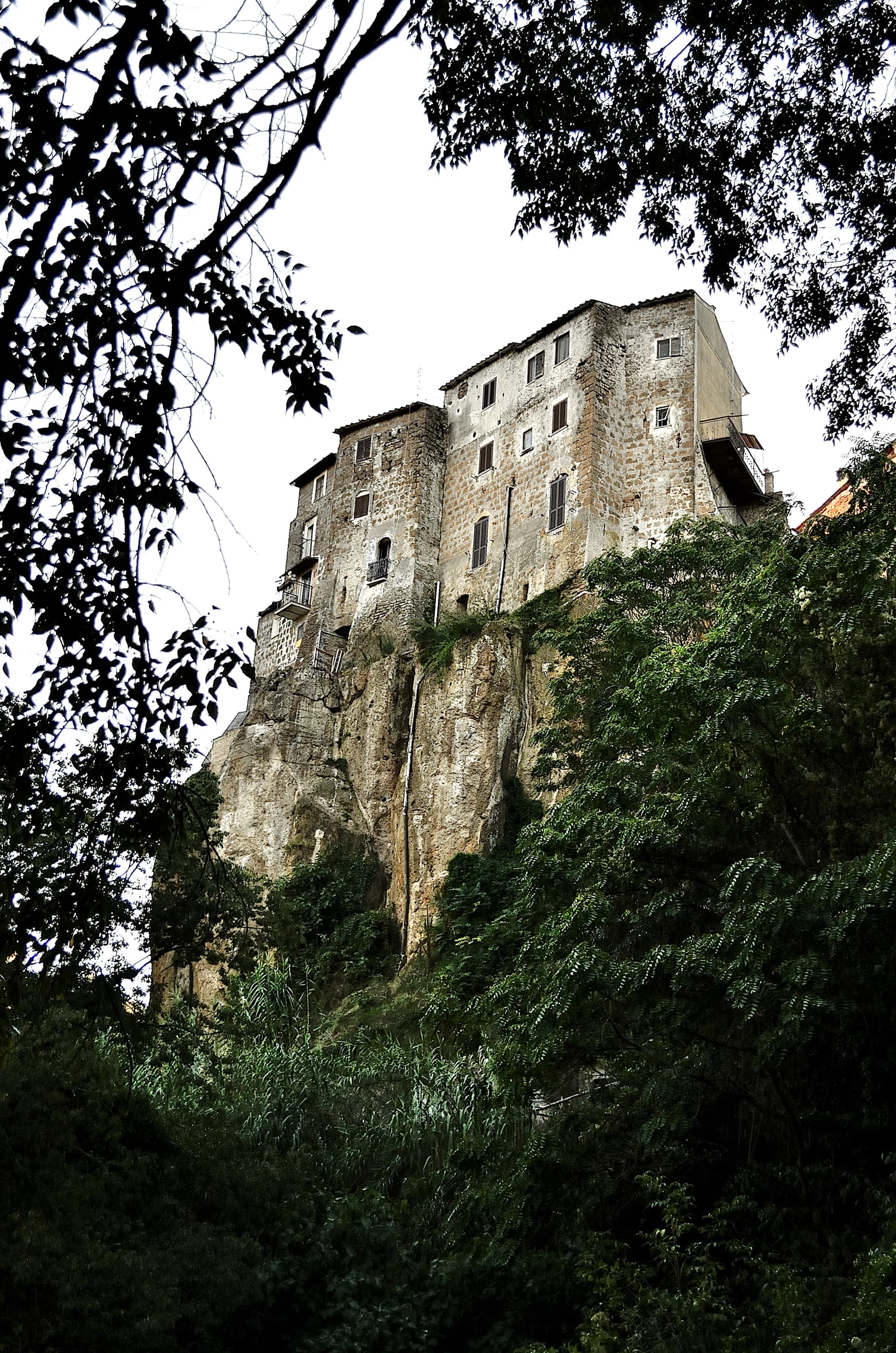 Corchiano, borgo collinare in provincia di Viterbo