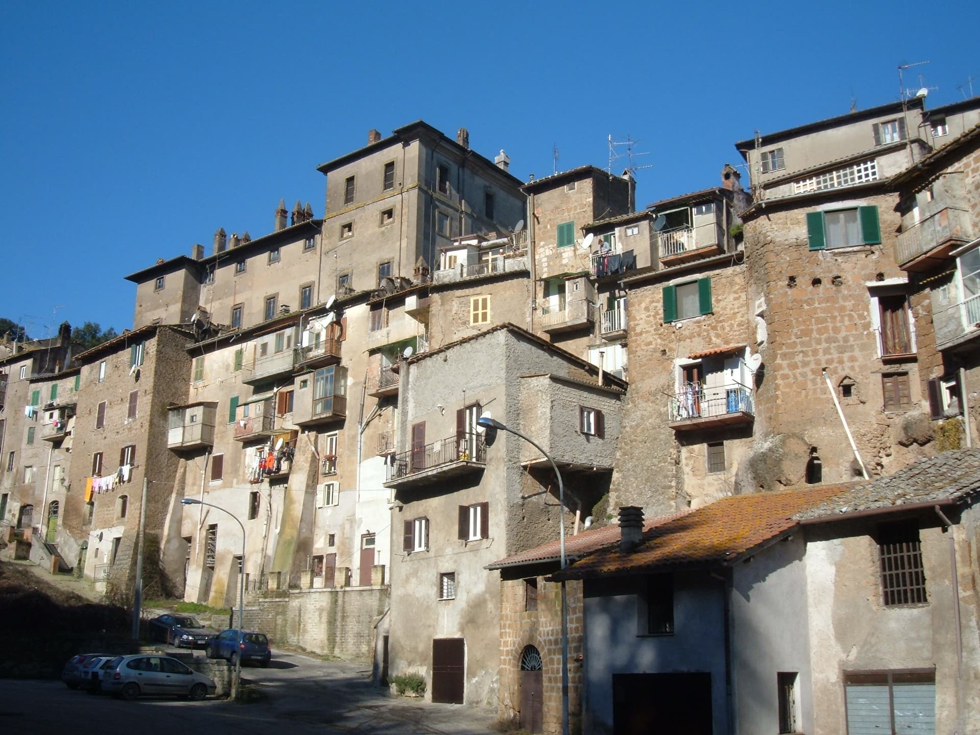Bassano Romano, borgo collinare in provincia di Viterbo
