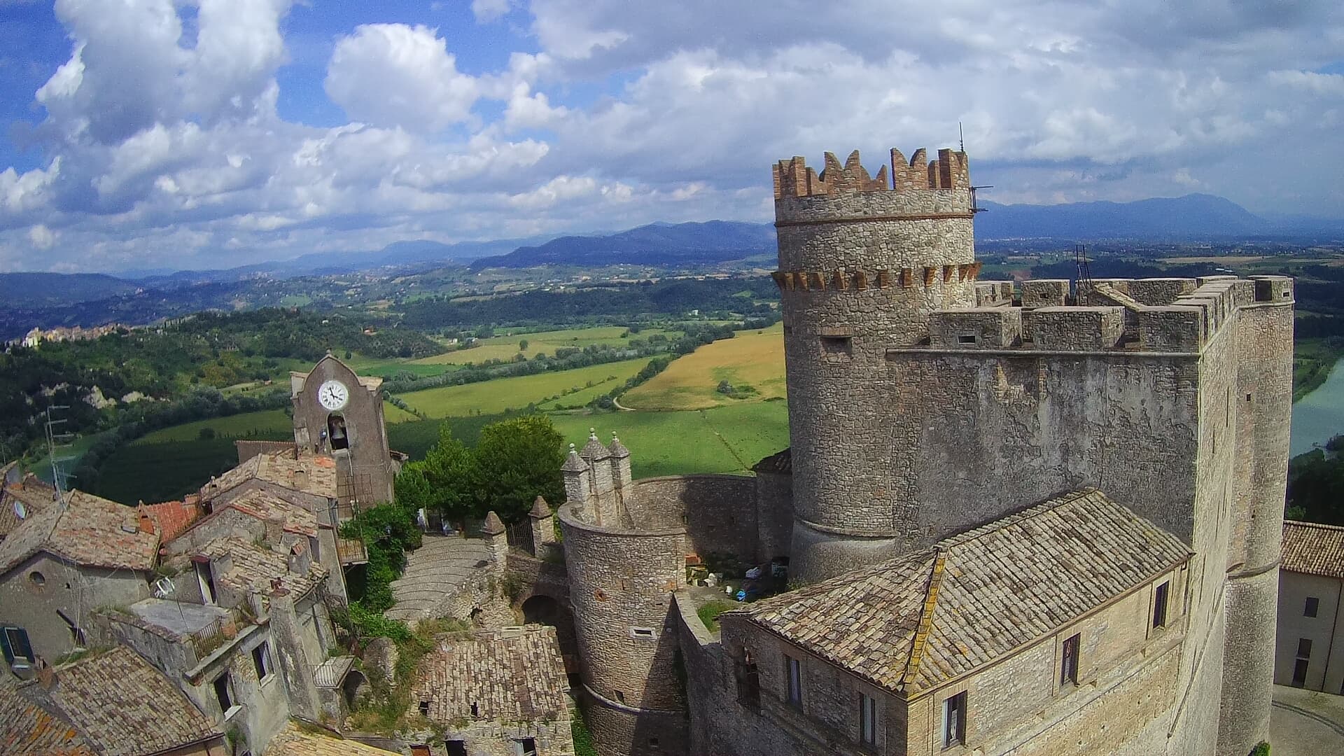 Nazzano, borgo collinare in provincia di Roma