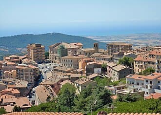 Allumiere, Monti della Tolfa e all'orizzonte il mare. Visuale dalla faggeta vetusta