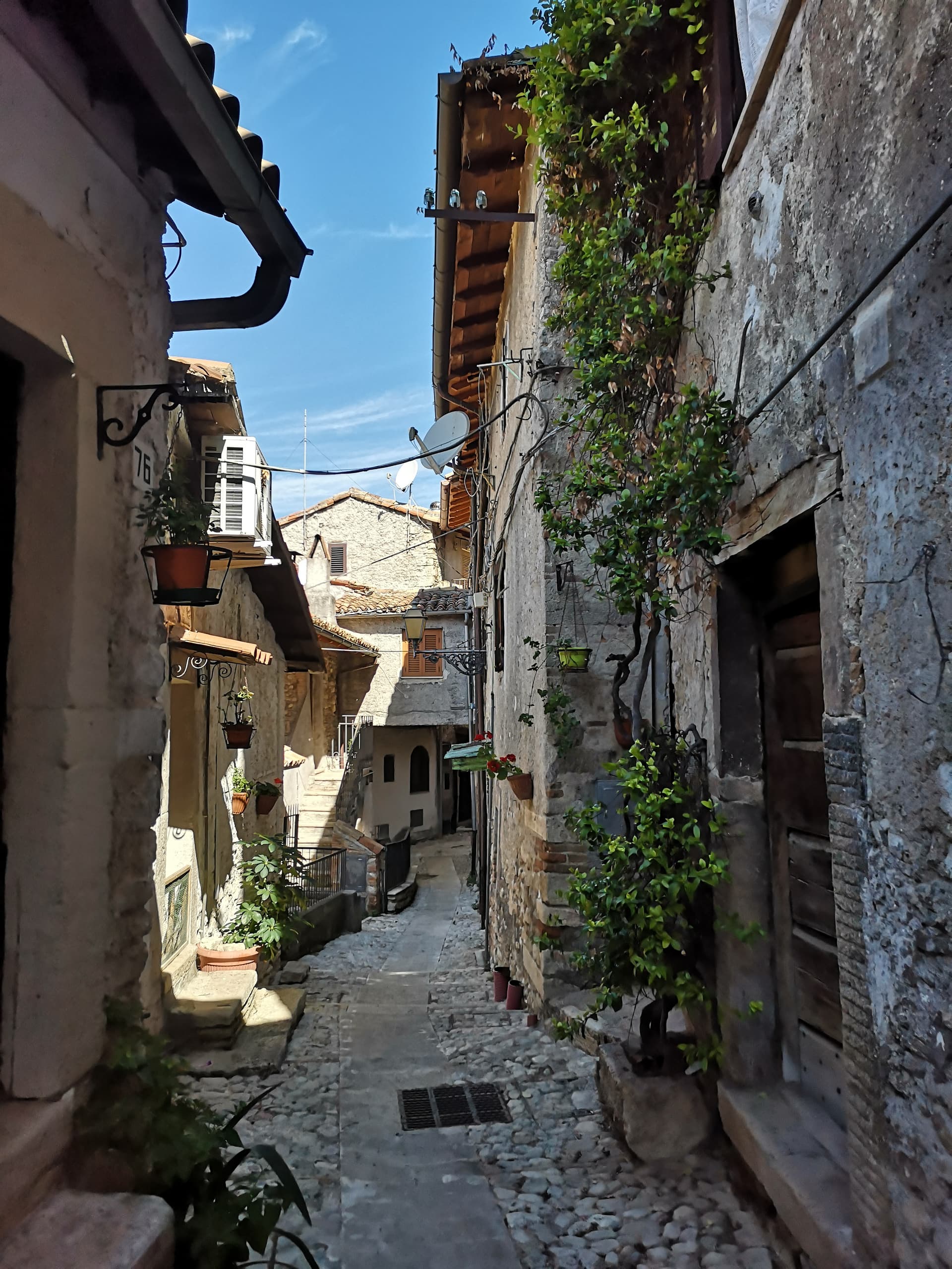Poggio Moiano, borgo collinare in provincia di Rieti
