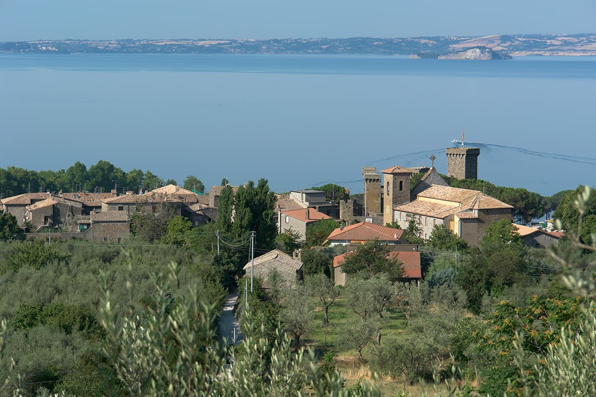Bolsena, borgo lacustre in provincia di Viterbo