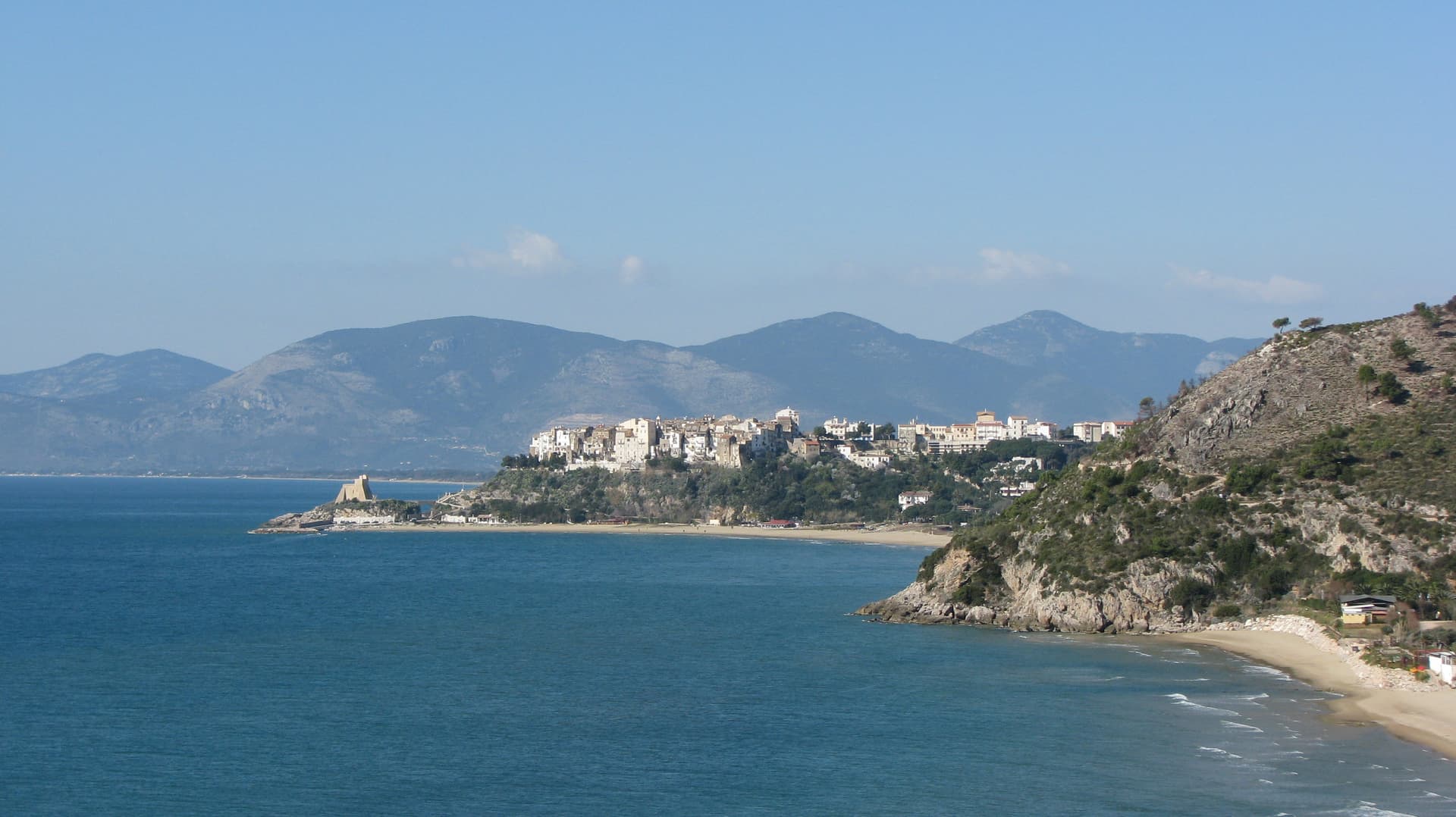 Sperlonga, borgo collinare in provincia di Latina