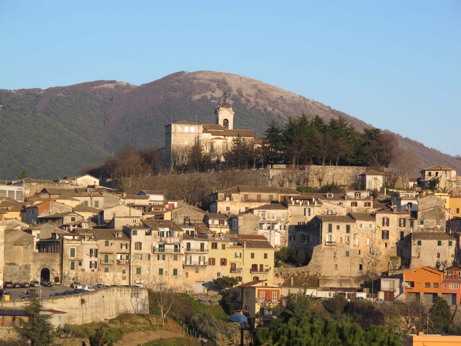 Vista di Alatri, borgo collinare in provincia di Frosinone