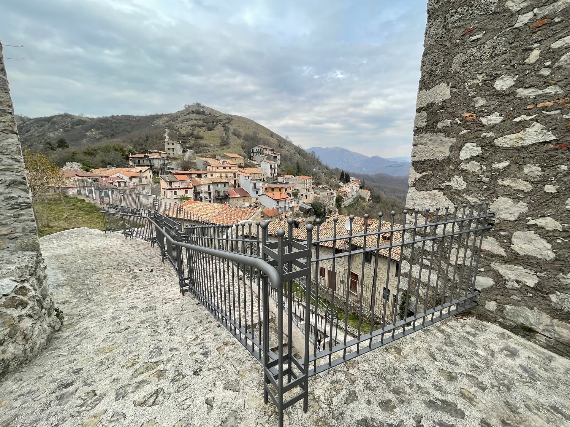Vivaro Romano, borgo collinare in provincia di Roma