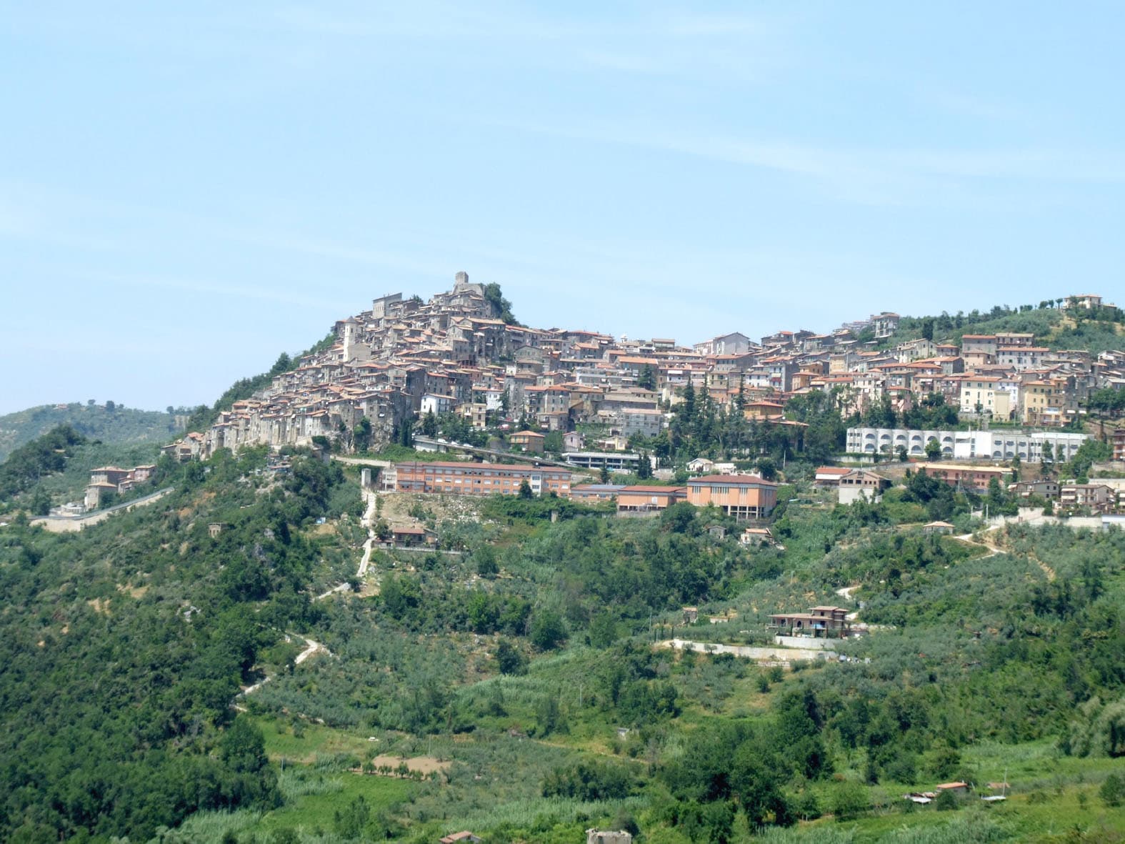 Olevano Romano, borgo collinare in provincia di Roma