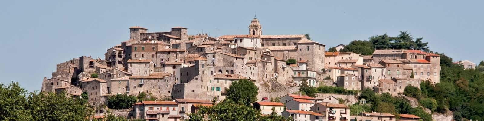 Castiglione in Teverina, borgo collinare in provincia di Viterbo