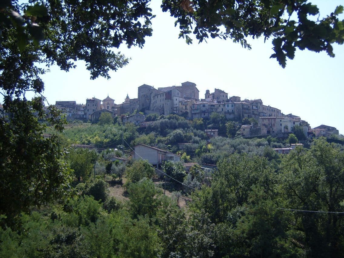 Poggio Mirteto, borgo collinare in provincia di Rieti