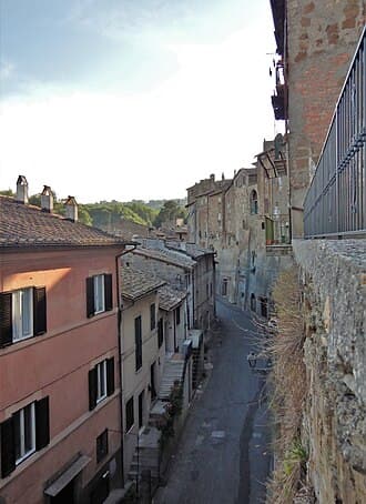 Bassano Romano Strada sotto al borgo antico