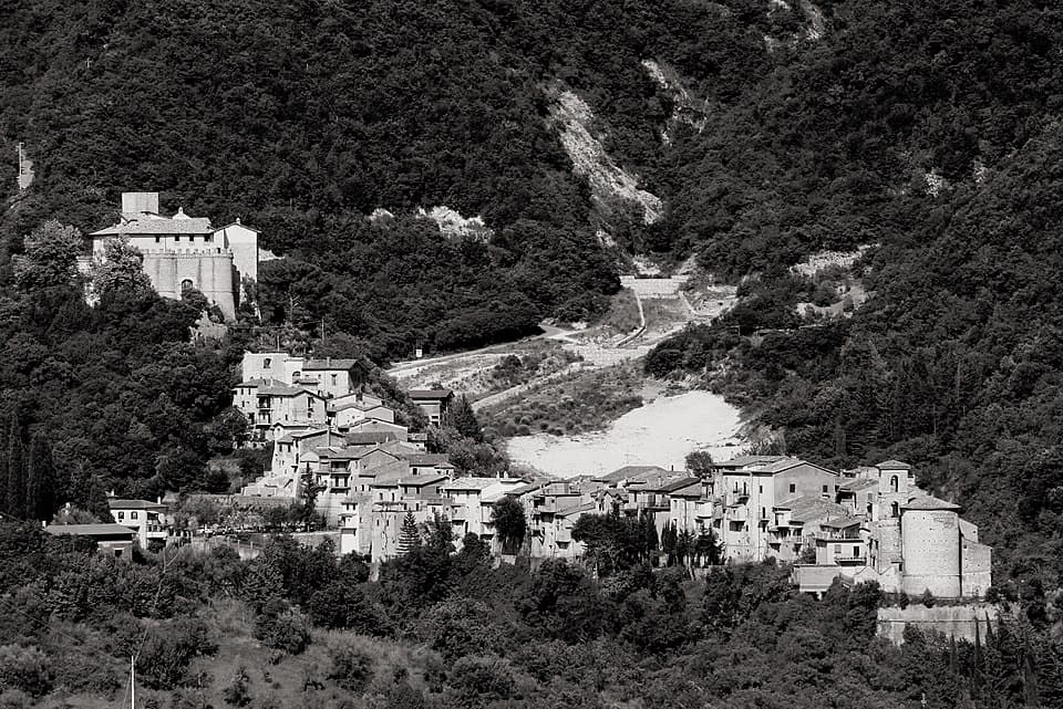 Vista di Montenero Sabino, borgo montano in provincia di Rieti